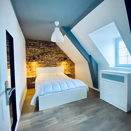 « Au Bord Des Embruns » *