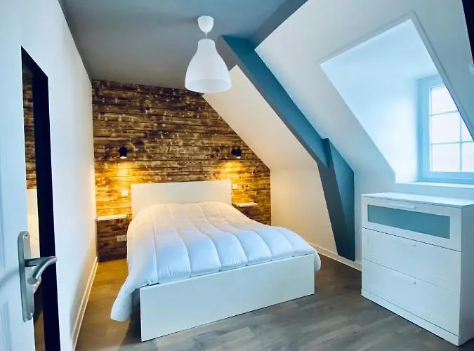 « Au Bord Des Embruns » *