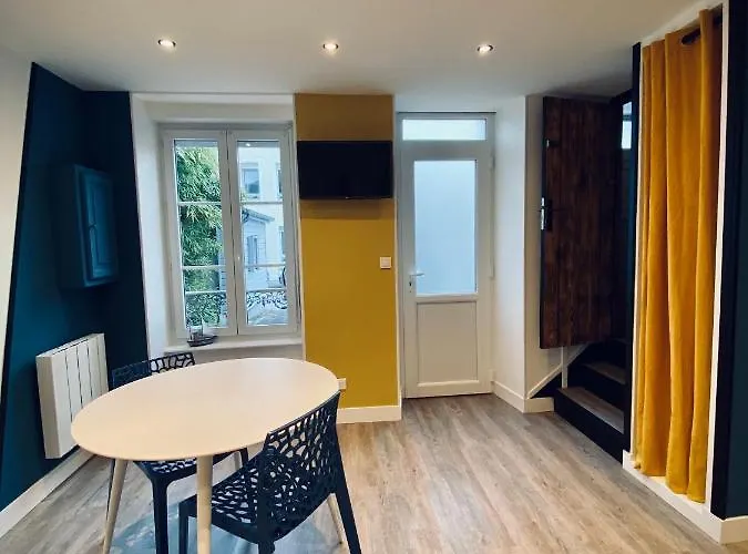 « Au Bord Des Embruns » * Grandcamp-Maisy