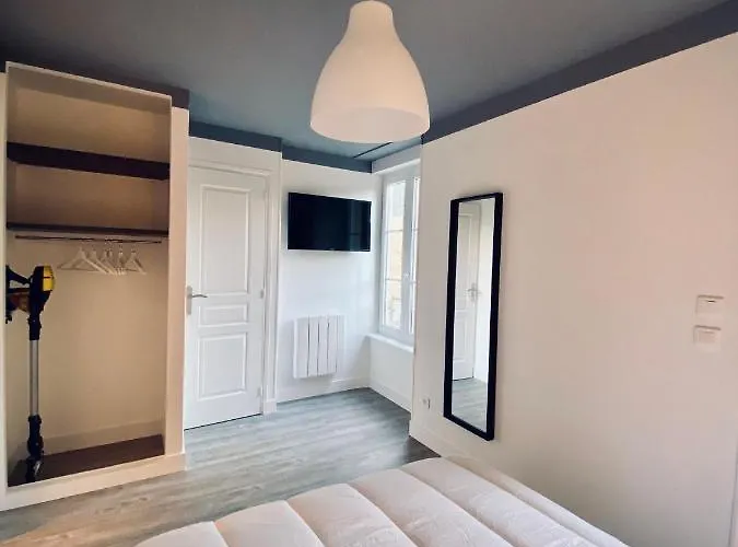 « Au Bord Des Embruns » *