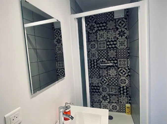 « Au Bord Des Embruns » *