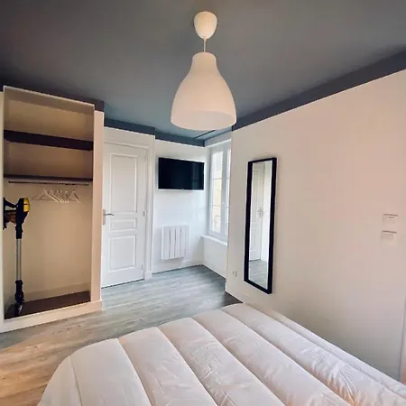 « Au Bord Des Embruns » *