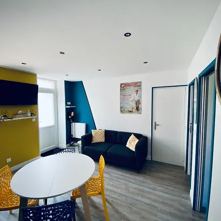 « Au Bord Des Embruns » * Grandcamp-Maisy