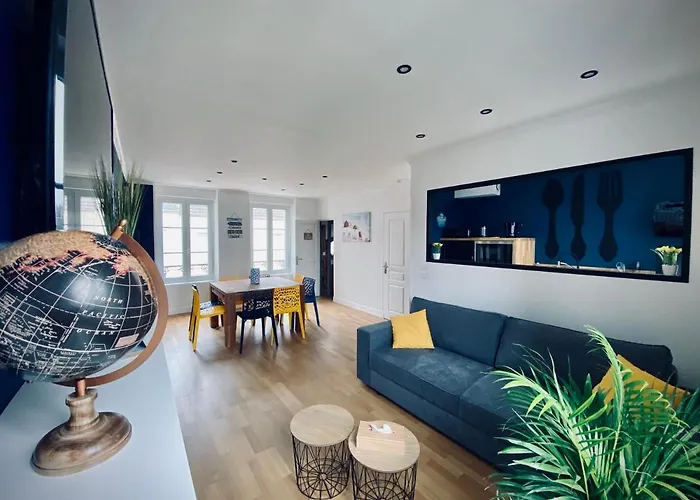 « Au Bord Des Embruns » *